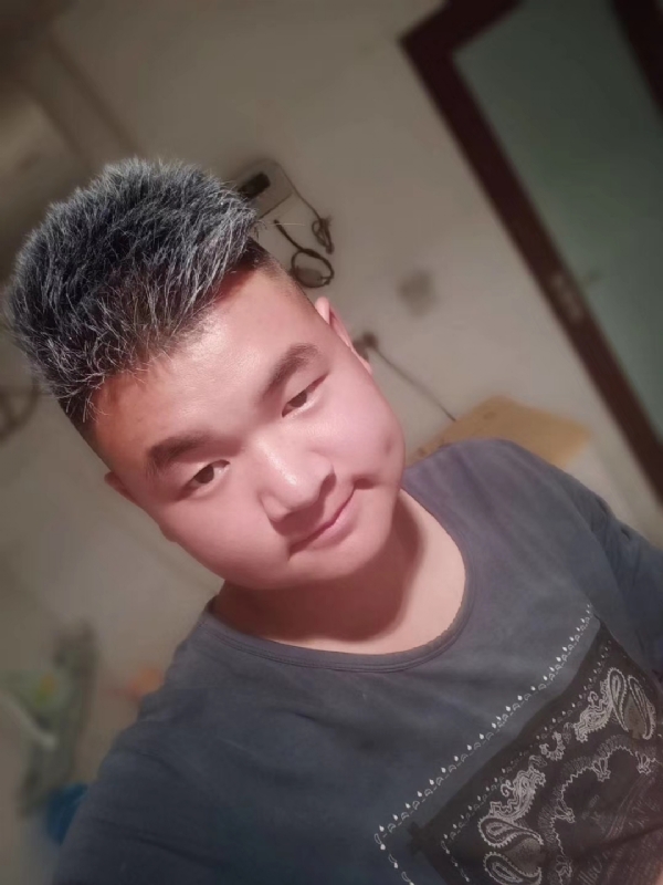 李子木的第二张照片--五峰闪婚服务中心